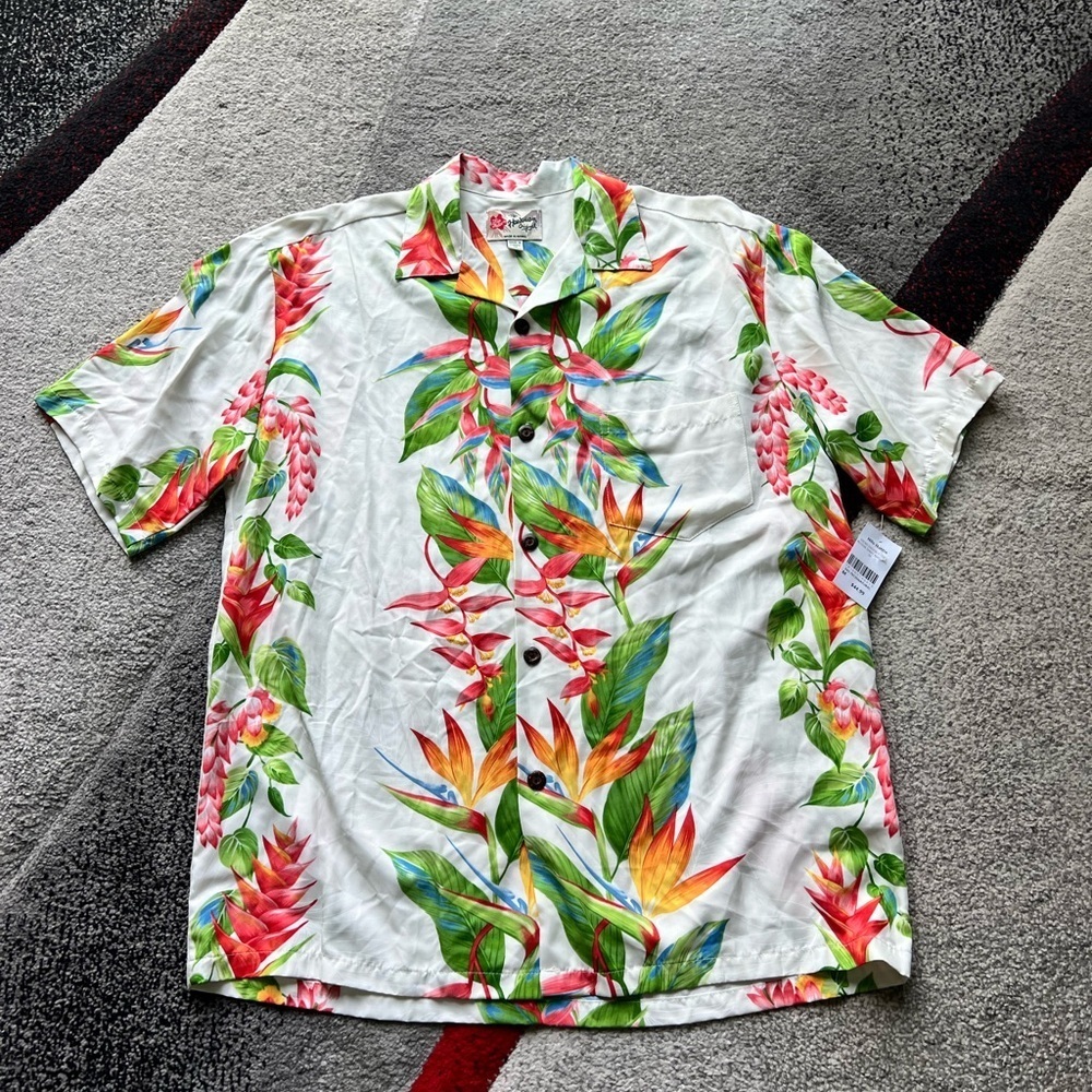 Hilo Hattie The Hawaiian Original Men’s Aloha Natural Resort Shirt